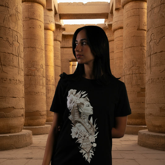 Queen Nefertiti Bloom – Black T-Shirt